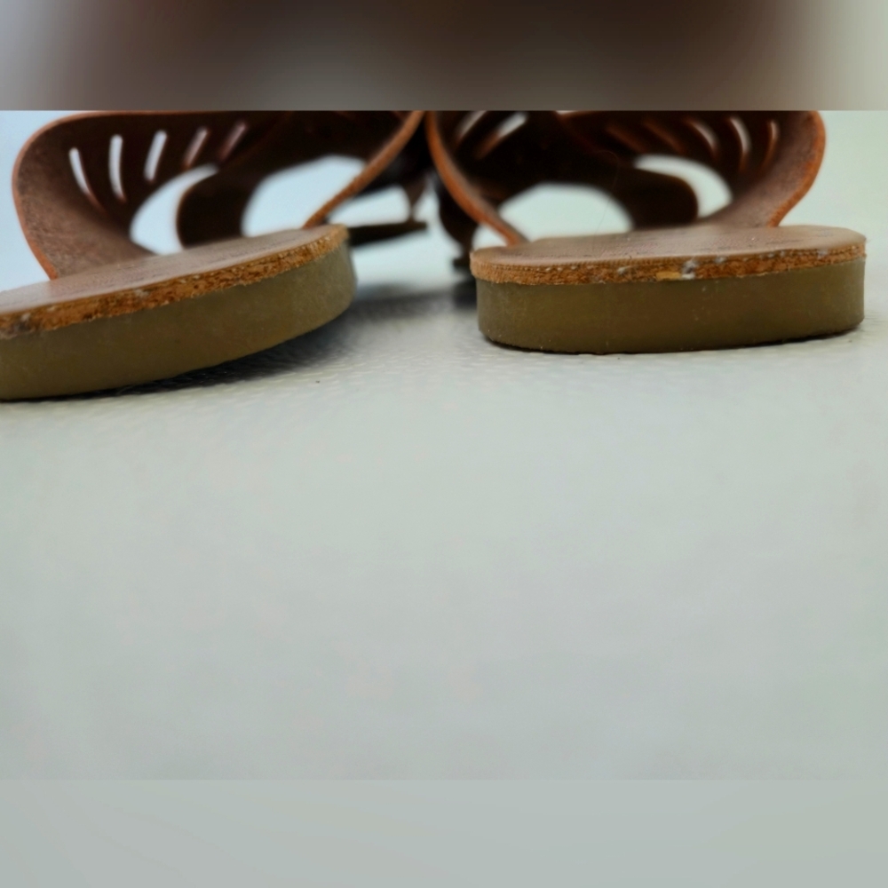 GAP Brown Sandals Criss-Cross Design Slip-On - Picture 7 of 10